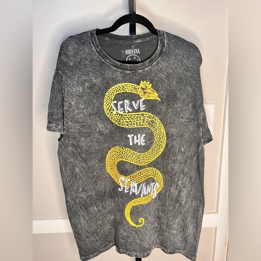 NWOT Nirvana Serve The Servants Mineral Wash Tee sz L